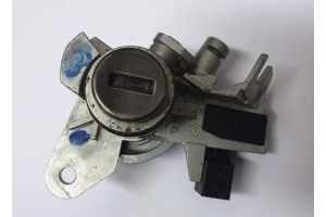 8E0 827 573 z�mek s vlo�kou Audi A4 B6, 01 - 05.